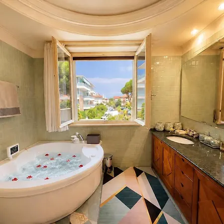 Vila Luxury With Sauna, Ceiling Fresco, Jacuzzi And Elevator *