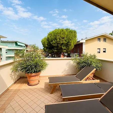 Luxury With Sauna, Ceiling Fresco, Jacuzzi And Elevator Vila Pesaro