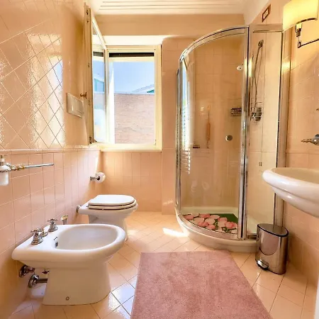 Luxury With Sauna, Ceiling Fresco, Jacuzzi And Elevator Vila
