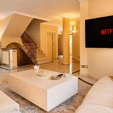 Luxury With Sauna, Ceiling Fresco, Jacuzzi And Elevator Vila Pesaro
