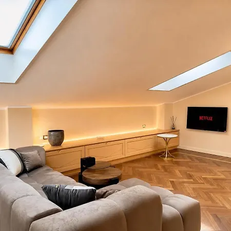 Vila Luxury With Sauna, Ceiling Fresco, Jacuzzi And Elevator *